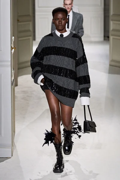 Look 54